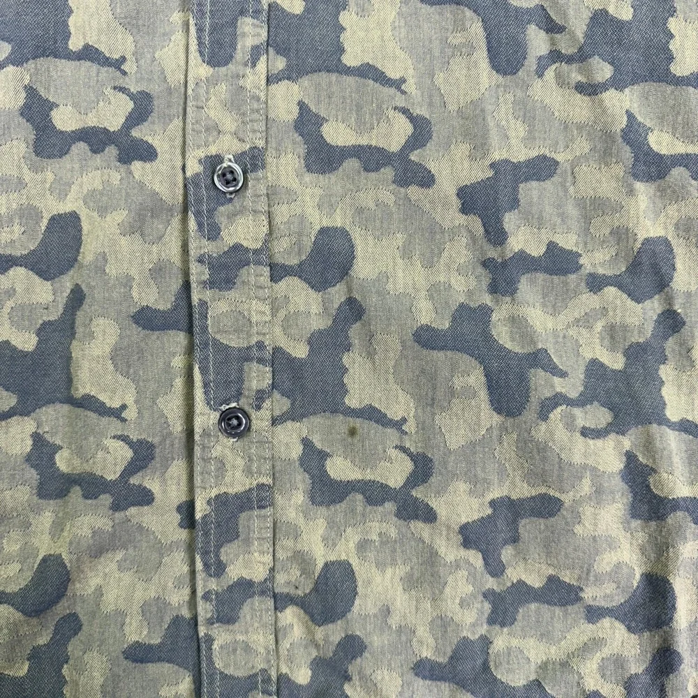 GRAY Saks Fifth Avenue Shirt Mens XL Gray Camo Long Sleeve Button Up Casual